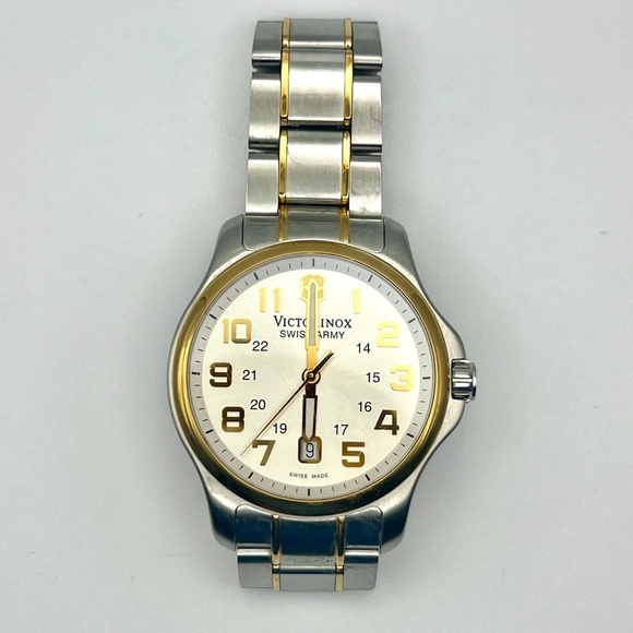 Victorinox Swiss Army Men’s Swiss made Officer’s Silver and Gold Watch Working - Picture 7 of 9
